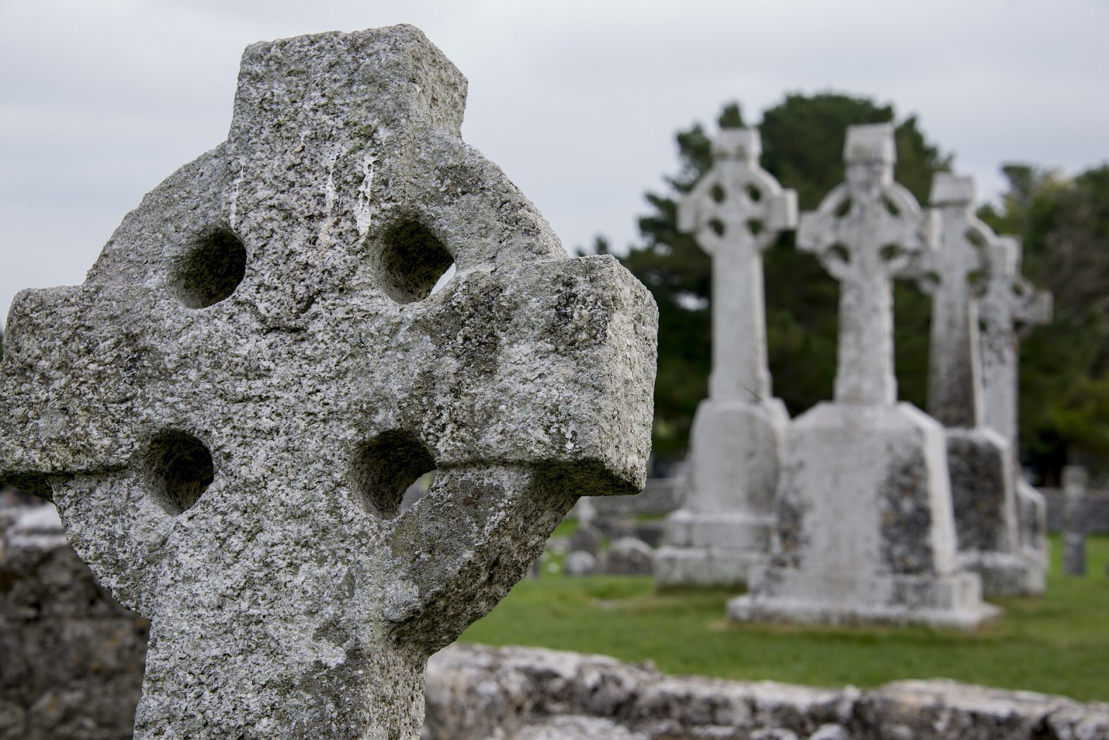 monastic site Clonmacnoise